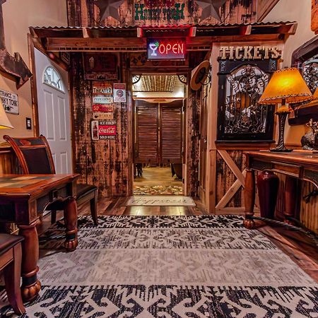 The Honky Tonk Cabin Long Valley Junction Экстерьер фото